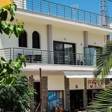 Limani Guest house 3*